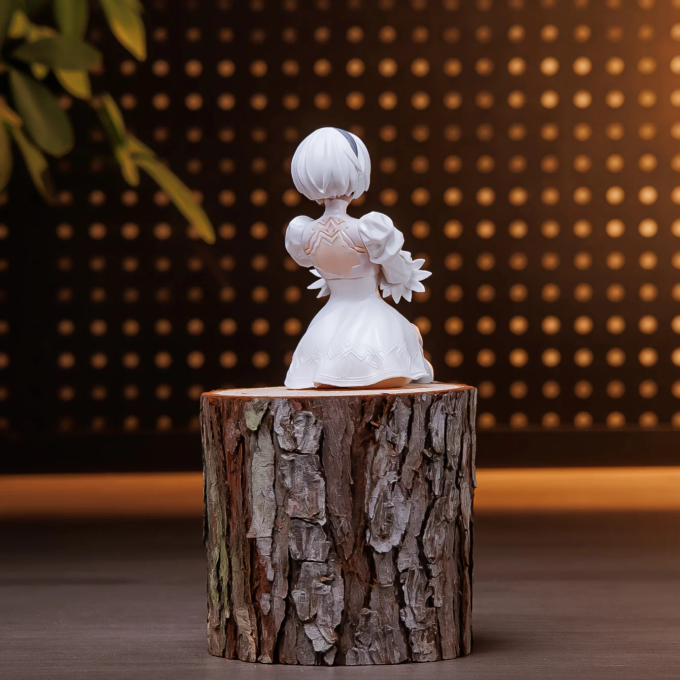 2B Seated Variant Figure – Nier Automata (Post-Apocalyptic White Edition)