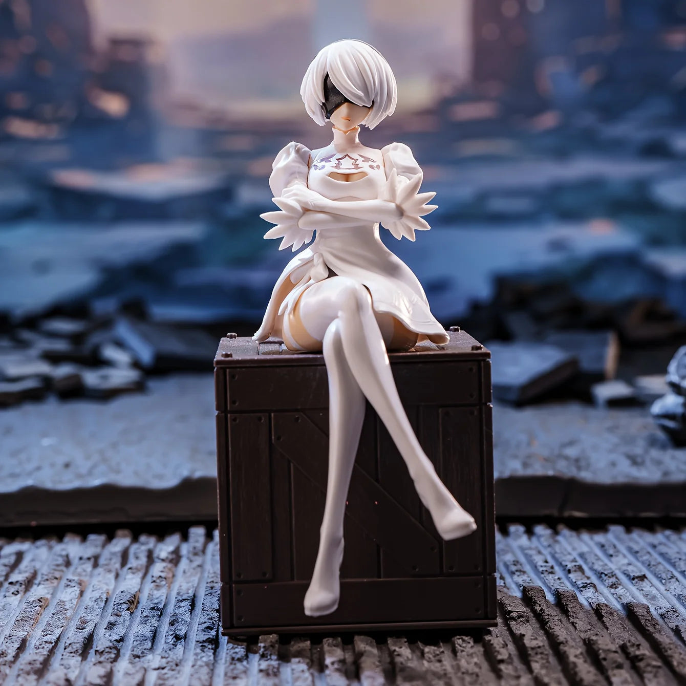 2B Seated Variant Figure – Nier Automata (Post-Apocalyptic White Edition)