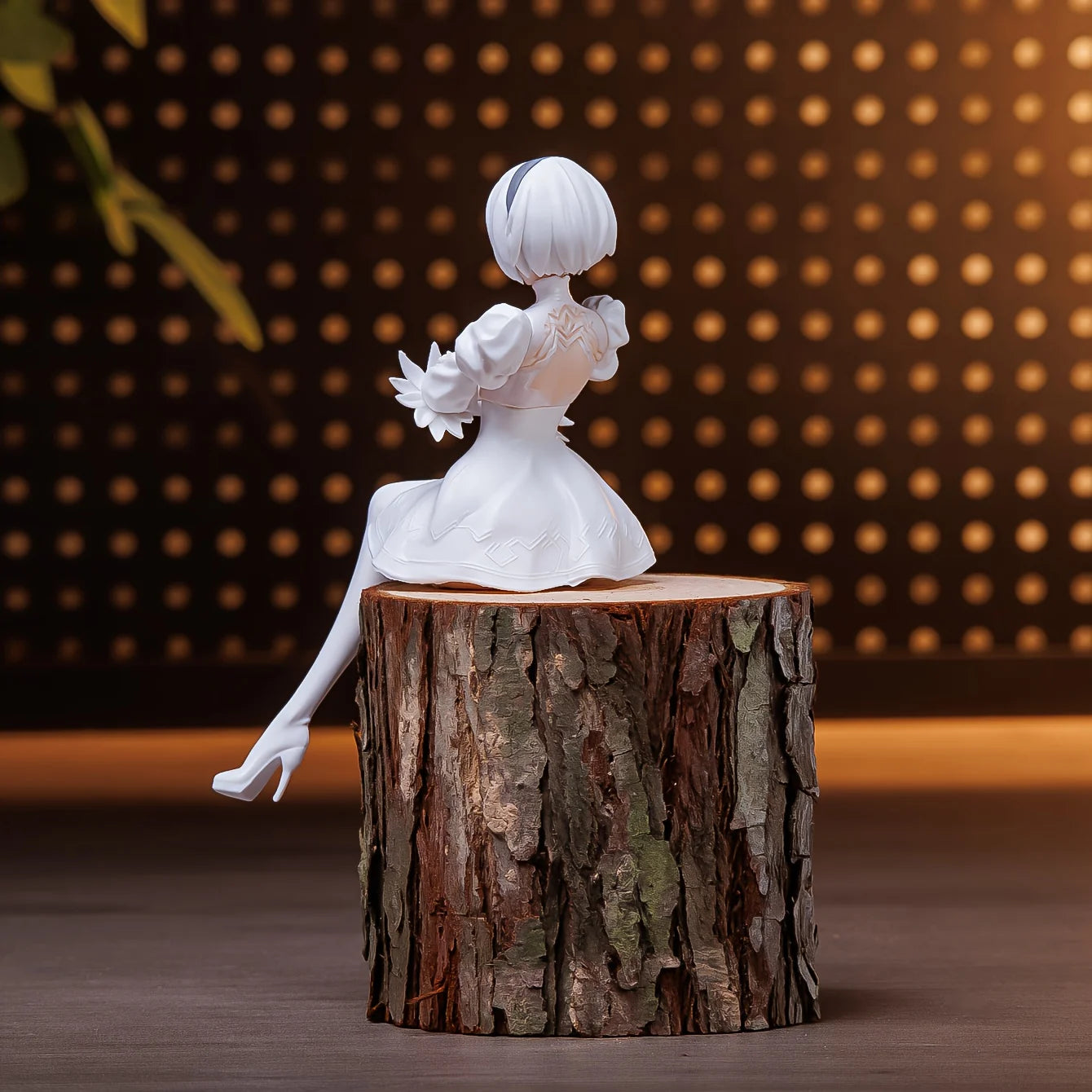 2B Seated Variant Figure – Nier Automata (Post-Apocalyptic White Edition)